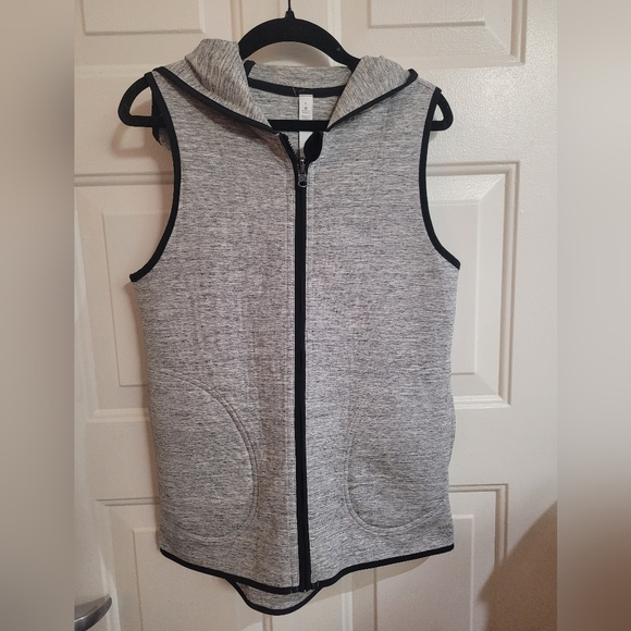 lululemon athletica Jackets & Blazers - Lululemon Hooded Vest with Pockets Size 4